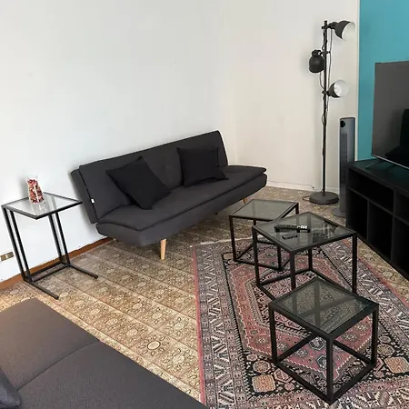 Your Oasis In The City! דירה